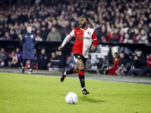 Sterling Tolak Tawaran Klub asal Brasil
