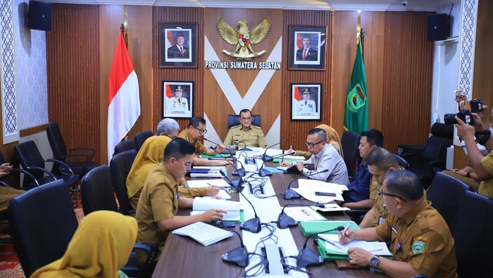Rapat membahas kenaikan bantuan Keuangan untuk parpol.