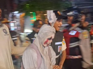 Operasi Pekat di Jakut Jaring 32 Orang, Ada Pengamen Pocong hingga Pak Ogah