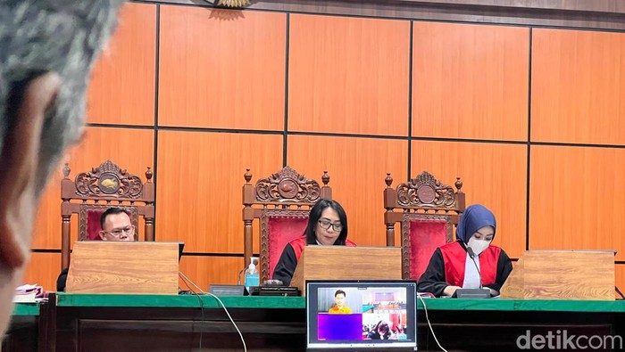 Hina Suku Dayak, Rizky Kabah Divonis 2 Tahun Bui-Denda Rp 50 Juta - Update 1