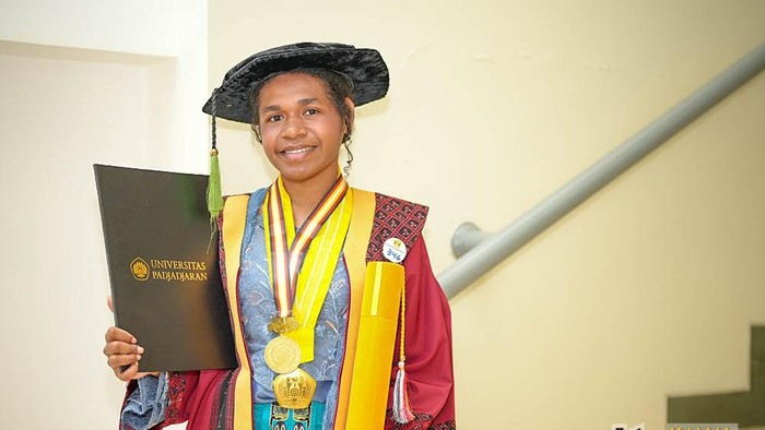 Stefani, wisudawan termuda Unpad