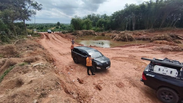 Suasana di lokasi galian C ilegal di Kabupaten Banyuasin yang dibongkar Polda Sumsel