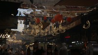 Pasar-pasar tradisional mulai sesak. Warga ramai-ramai membeli bahan makanan untuk bekal bulan Ramadan. Foto: Dok Muhammad Nabil Charomaein/PPI Dunia
