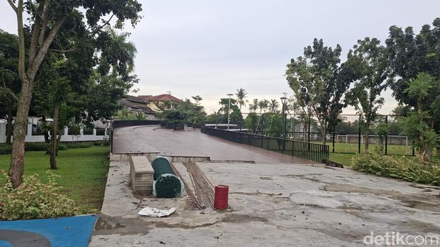Taman Salak Kuning atau Bukit Teletubbis di Munuul, Cipayung, Jakarta Timur