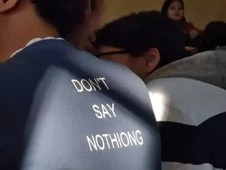 Tulisan Absurd di Baju Bapak-bapak, Mana yang Bikin Kamu Pengen Punya?