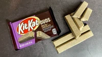 Duos Mocha & Chocolate Kit Kat punya aroma kopi menggoda dengan rasa cokelat yang tak kalah dominan. Konon varian rasa ini mulai langka. Foto: The TakeOut