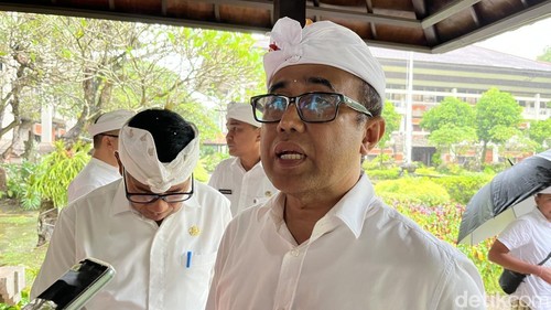 Walkot Denpasar I Gusti Ngurah Jaya Negara ditemui di Kantor Gubernur Bali, Senin (23/2/2026).