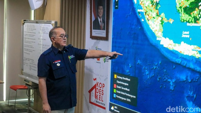 Direktur Utama PT Agrinas Pangan Nusantara (Persero), Joao Angelo De Sousa Mota menyampaikan konferensi pers di Menara Ayodya, Jakarta, Selasa (24/2/2026).