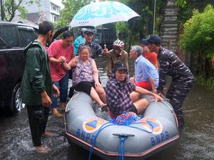 Maklumi Bali Kebanjiran, Turis: It Is What It Is