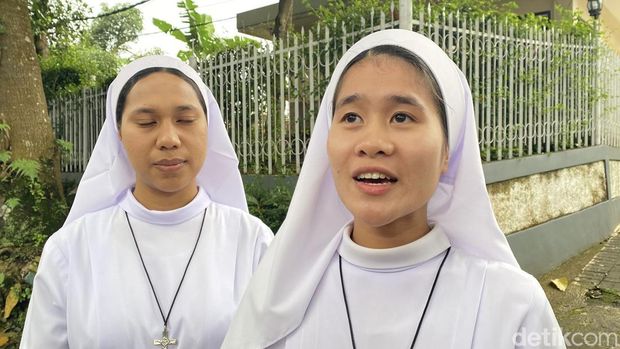 Biarawati jualan takjil di Sukabumi