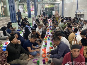 Bubur Kanji Rumbi, Menu Buka Puasa di Masjid Aceh Sepakat Medan Sejak 1996
