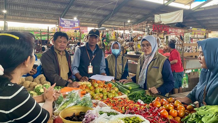 Bulog melakukan sidak ke pasar