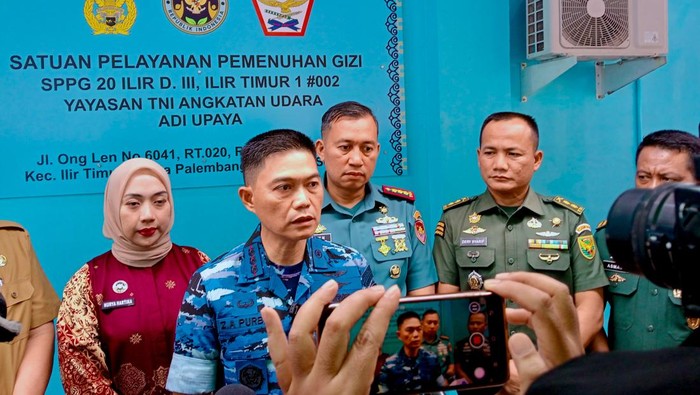 Danlanud SMH Kolonel Pnb Zulfikri Arif Purba Resmikan SPPG 03 Lanud SMH