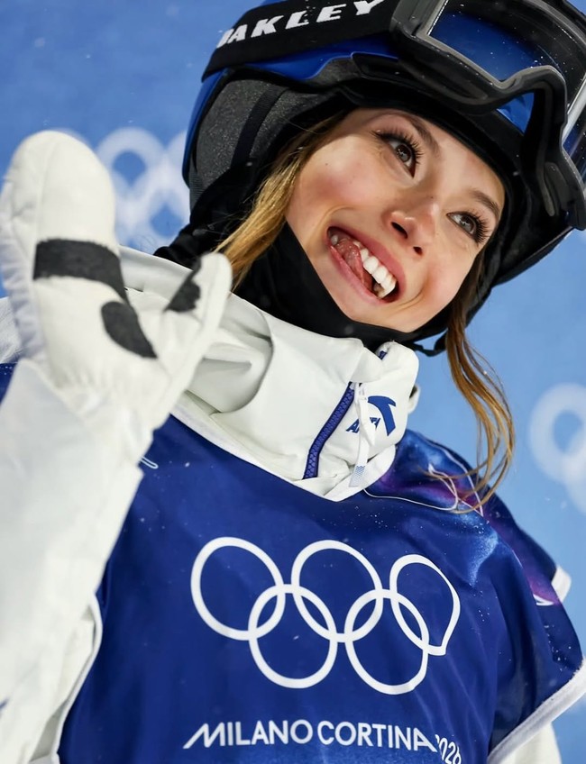 “Di AS, saat tumbuh besar, saya punya begitu banyak idola luar biasa untuk diteladani. Tapi di China, saya merasa jumlahnya jauh lebih sedikit. Saya akan punya dampak yang jauh lebih besar di China dibandingkan di AS, dan itu pada akhirnya alasan saya membuat keputusan tersebut,” ungkap Gu kepada The Associated Press.  Foto: dok. Instagram @eileengu