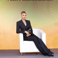 Lahir dan besar di San Francisco, Amerika Serikat, Gu mengambil keputusan besar dengan menjadi atlet untuk negara China, tanah kelahiran ibunya. Keputusan itu sempat memicu perdebatan, tetapi ia menjelaskan alasannya secara terbuka. Foto: dok. Instagram @eileengu