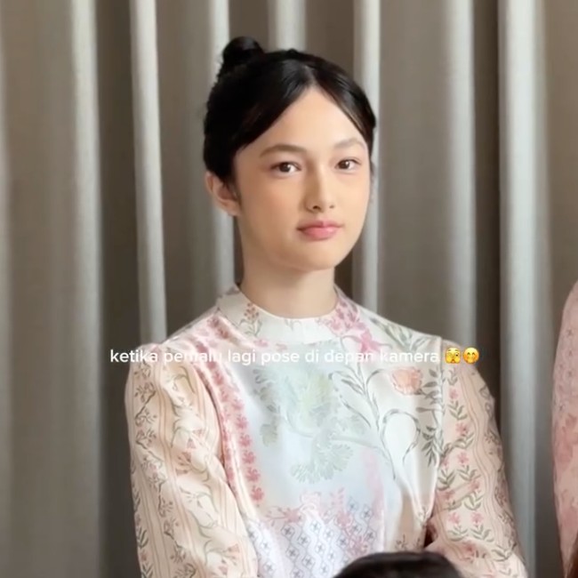 Pesona Elea Putri Ussy-Andhika Pratama di Pemotretan Keluarga, Bikin Salfok