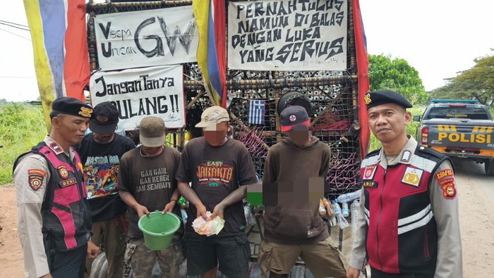 Empat anak punk diamankan polisi karena diduga melakukan pungli