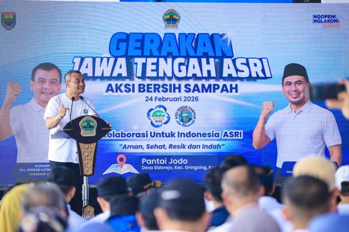 Gubernur Jateng Ahmad Luthfi mencanangkan Gerakan Jawa Tengah ASRI (Aman, Sehat, Resik & Indah) lewat aksi bersih-bersih sampah di Pantai Jodo.