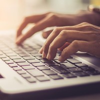 Viral Office Air Theory, Penyebab Wajah Kusam saat di Kantor, Ini Kata Dokter