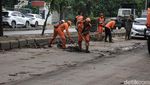 Jalan Marunda Kembali Lancar Usai Sampah Dibersihkan