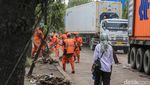 Jalan Marunda Kembali Lancar Usai Sampah Dibersihkan
