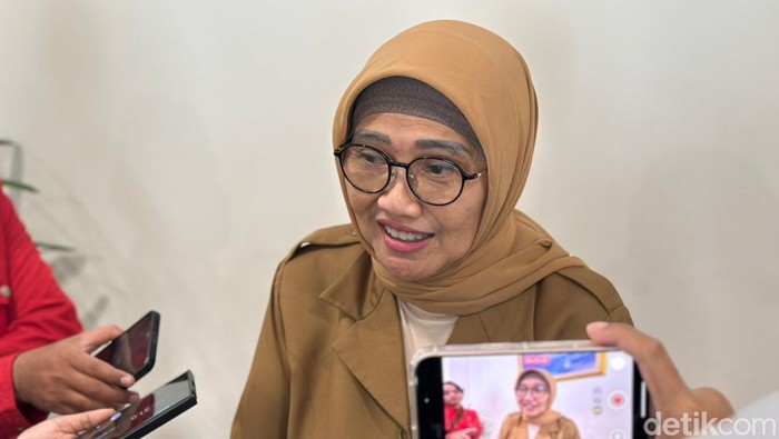 Kepala Badan Kepegawain Daerah (BKD) Jatim Indah Wahyuni.