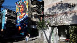 Keren Banget! Mural Mona Lisa dari Tutup Botol Plastik di Mejicanos
