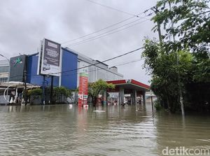 Banjir di Jalan Dewi Sri Kuta Bali, Akses Jalan Tertutup
