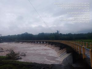 Debit Bendung Lekopancing Maros Naik, Waspada Potensi Banjir