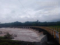 Debit Bendung Lekopancing Maros Naik, Waspada Potensi Banjir