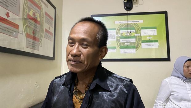 Korupsi Masjid Agung Karanganyar Kenthut Wahyuni, pengacara Soenarto di Pengadilan Tindak Pidana Korupsi Semarang, Kecamatan Semarang Barat, Rabu (24/2/2026).
