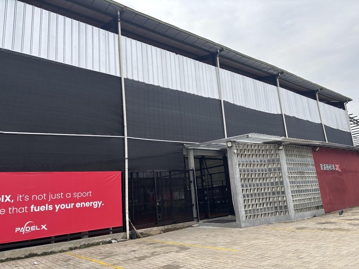 Lapangan padel di Kampung Padel, Kabupaten Tangerang, Selasa (24/2/2026)