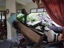 Hujan Picu Longsor di Denpasar Utara, Perpustakaan SD Sathya Sai Tertimbun