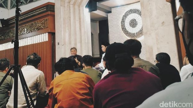 Masjid Al-Lathiif Bandung.