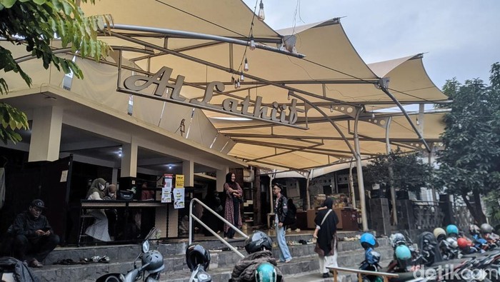 Masjid Al-Lathiif Bandung.