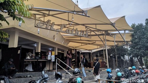 Masjid Al-Lathiif Bandung. Masjid Al-Lathiif Bandung.