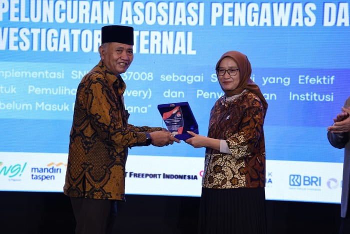 MenPAN-RB Rini Widyantini dalam acara Peluncuran Resmi Perkumpulan Asosiasi Pengawas dan Investigator Internal (APII) di Jakarta, Senin (23/2).