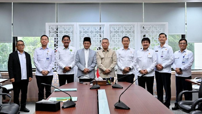 Menteri Perhubungan Dudy Purwagandhi berencana ingin memanfaatkan masjid di sepanjang jalur mudik sebagai tempat beristirahat (rest area) bagi pemudik, khususnya pengguna kendaraan pribadi dan sepeda motor. Untuk merealisasikan hal itu, Dudy melakuka