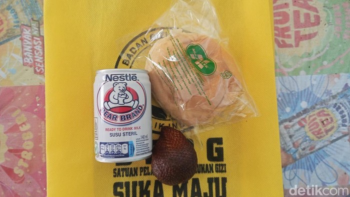 Menu MBG yang diterima siswa SMK Multi Karya Medan. (Siti Asyaroh/detikSumut)