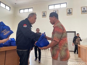 Safari Ramadan, Nasdem Berikan 1.000 Paket Sembako untuk Warga Terban Kudus