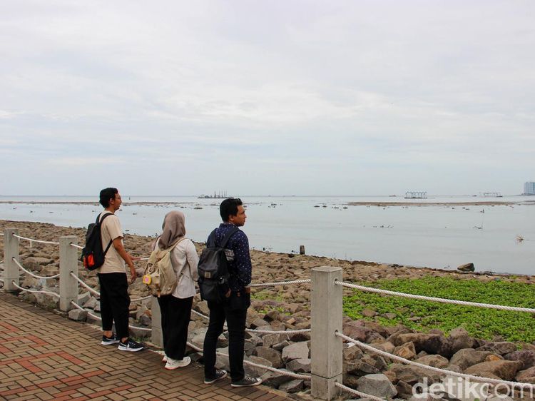 Ngabuburit Sambil Rekreasi di PIK 2