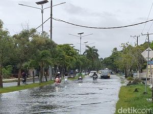 Hujan Angin Selama 2 Hari, Sejumlah Titik di Mataram Tergenang Air
