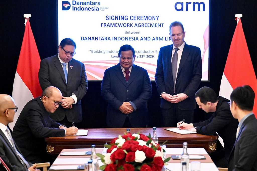 Penguatan kerja sama strategis di bidang teknologi kembali ditegaskan Pemerintah melalui penandatanganan perjanjian kerangka kerja antara Badan Pengelola Investasi Danantara Indonesia (BPI Danantara) dan Arm Limited di London, Inggris, pada Senin (23/2/2026).