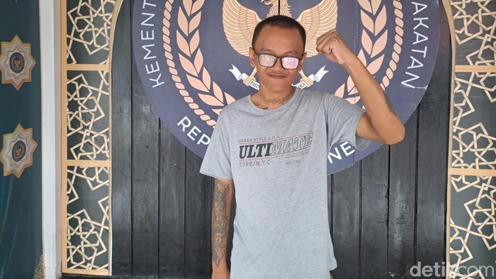 Perdana Arie Putra Veriasa saat keluar dari Lapas Cebongan, Selasa (24/2/2026)