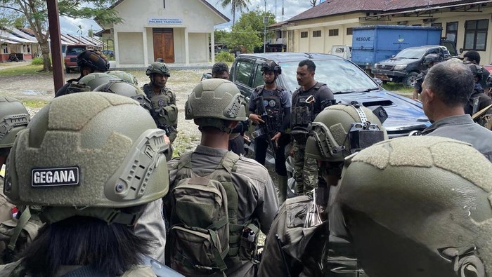 Personel Satgas Operasi Damai Cartenz menangkap anggota KKB Meno Heluka di Yahukimo.