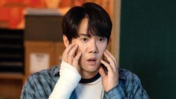 Wajah-wajah Yoo Yeon Seok Kerasukan Hantu di Phantom Lawyer