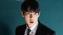 Wajah-wajah Yoo Yeon Seok Kerasukan Hantu di Phantom Lawyer