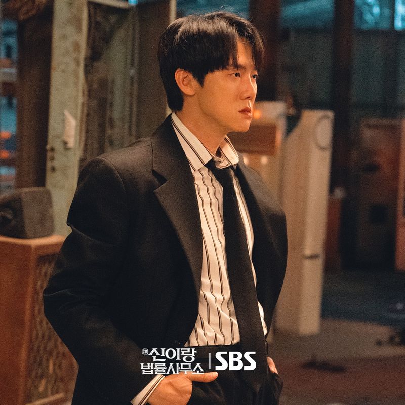 Adegan dalam drama Korea terbaru SBS Phantom Lawyer.