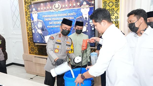 Polda Sumsel memusnahkan narkoba hasil pengungkapan periode November 2025 hingga Januari 2026. Polda Sumsel menyatakan perang total terhadap narkotika. (dok Istimewa)