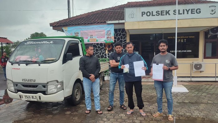 Polisi berhasil mengamankan mobil pikap yang hilang di Bekasi dan ditemukan di wilayah Indramayu berkat GPS.